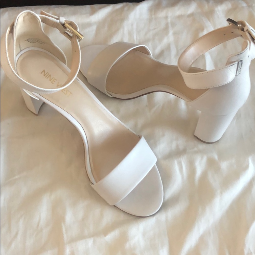 Super cute white healed Nine West sandals!
